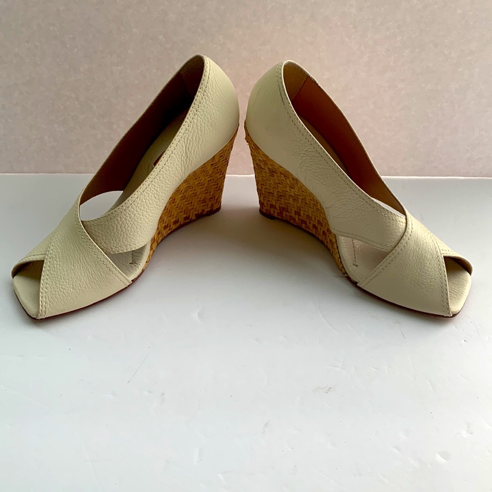 BCBGMAXAZRIA Raisa White Leather Wedge Sandal Size 7.5 - Picture 3 of 5